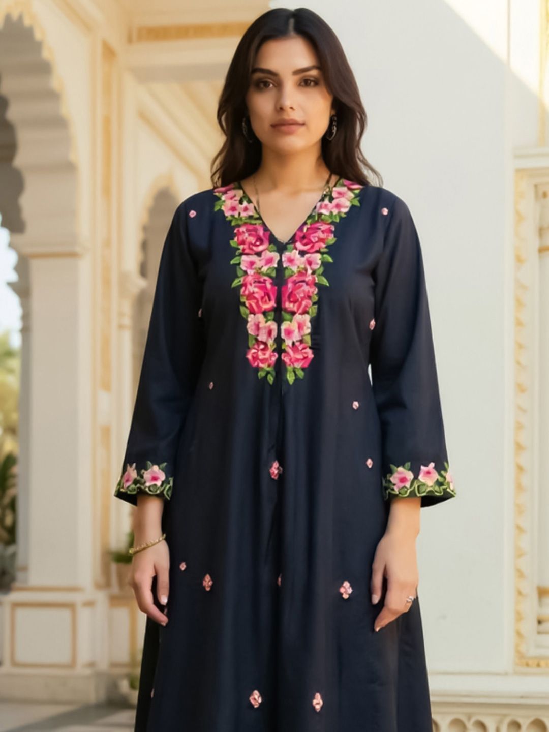 Women Floral Embroidered Kurta with Trousers