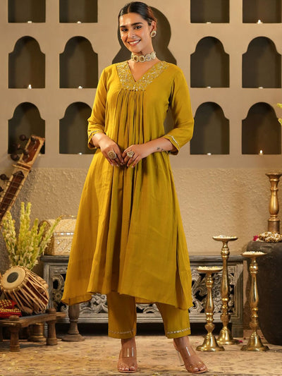 Indyancart IE Women's Women Ethnic Motifs Embroidered Chanderi Silk Kurta with Trousers