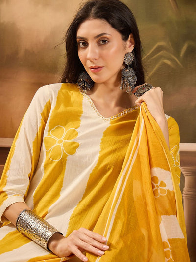Indyancart SN Women's Striped Pure Cotton Straight Kurta & Trousers With Printed Dupatta