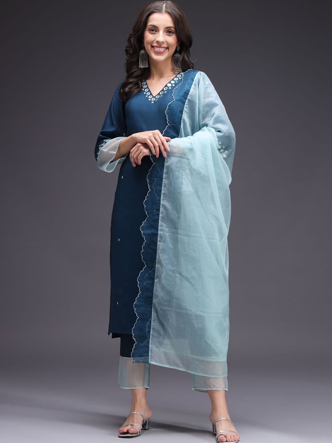 Indyancart SN Women's Geometric Embroidered Kurta with Trousers & Dupatta