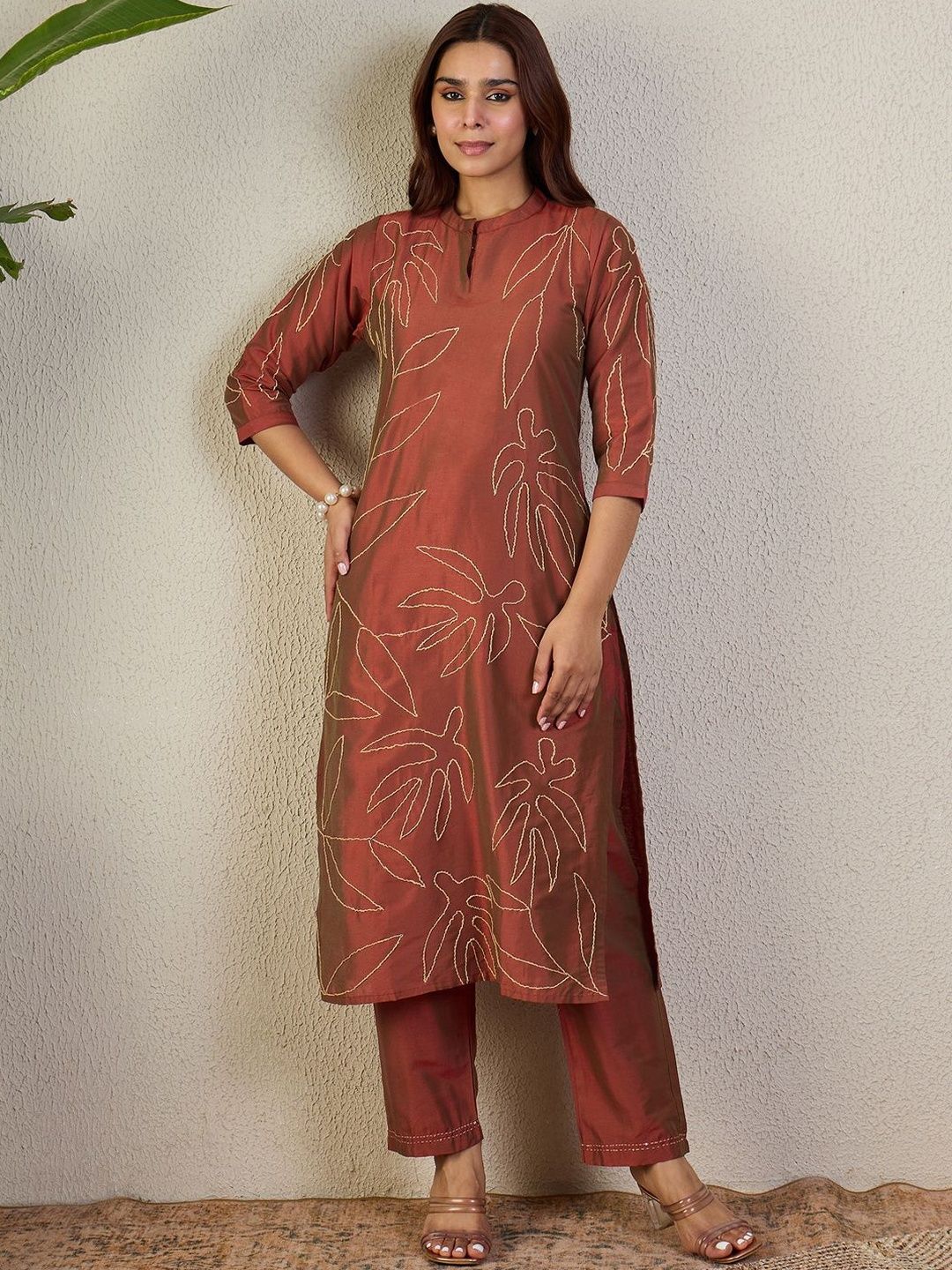Ethnic Motifs Embroidered Thread Work Pure Cotton Kurta With Trousers