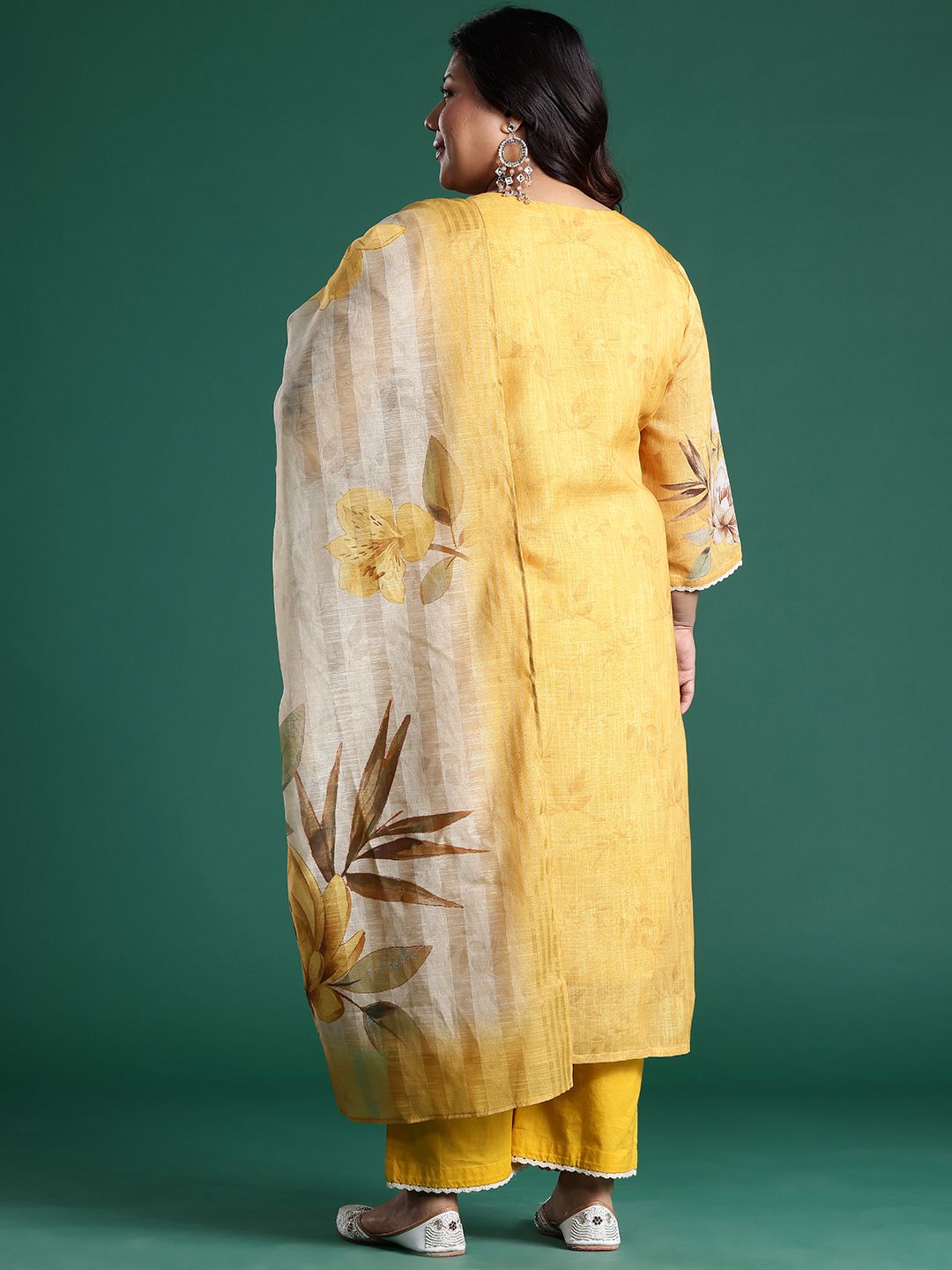 Plus Size Floral Print Regular Thread Work Kurta with Palazzos & Dupatta