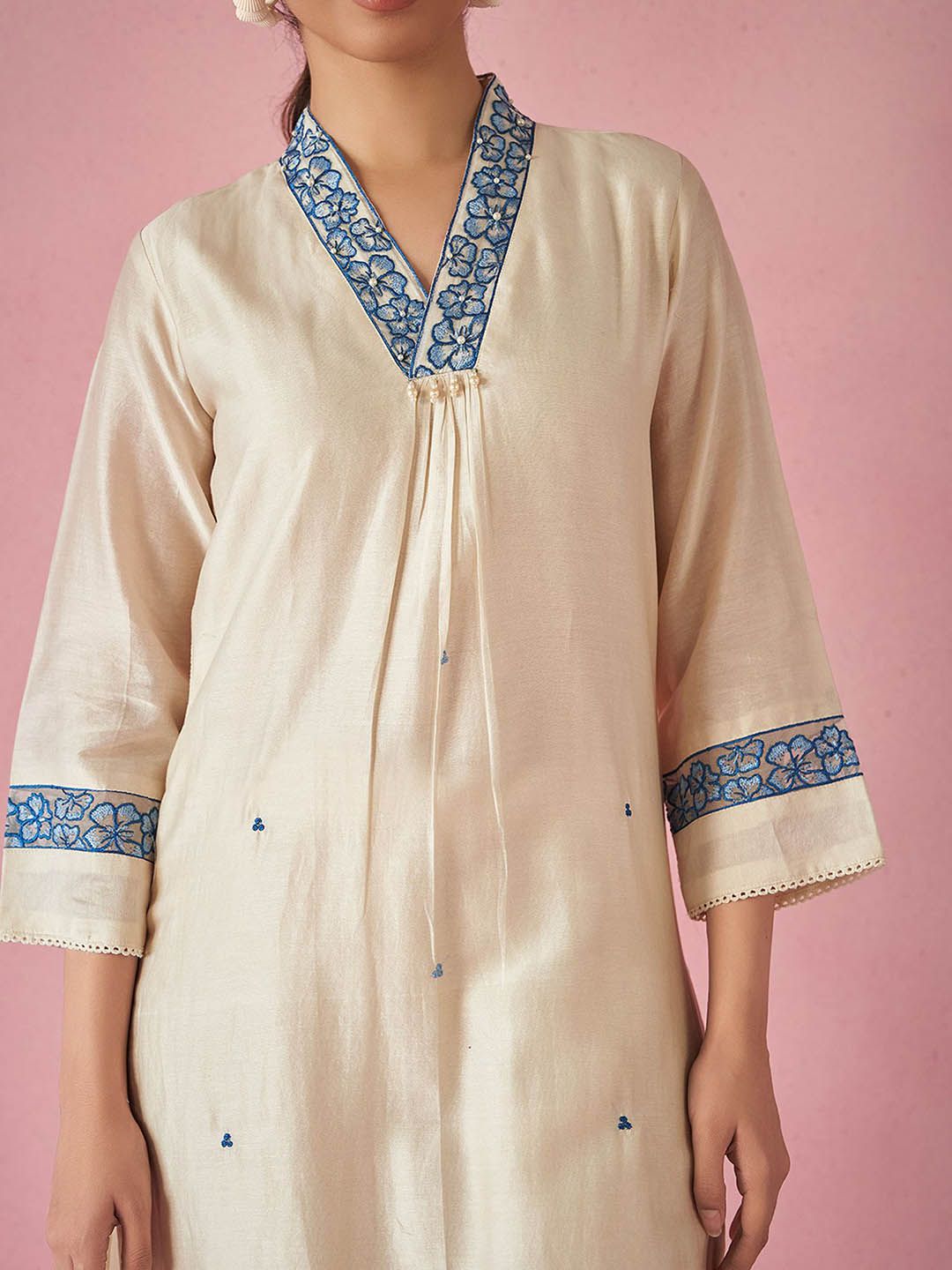 Floral Embroidered Thread Work Straight Kurta With Trousers & Dupatta