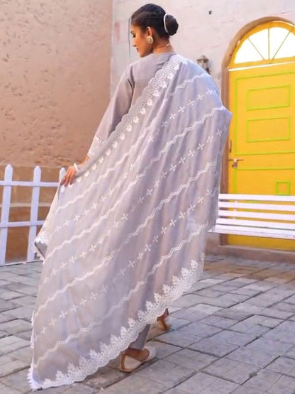 Floral Embroidered Thread Work Pure Cotton Kurta With Trousers & Dupatta