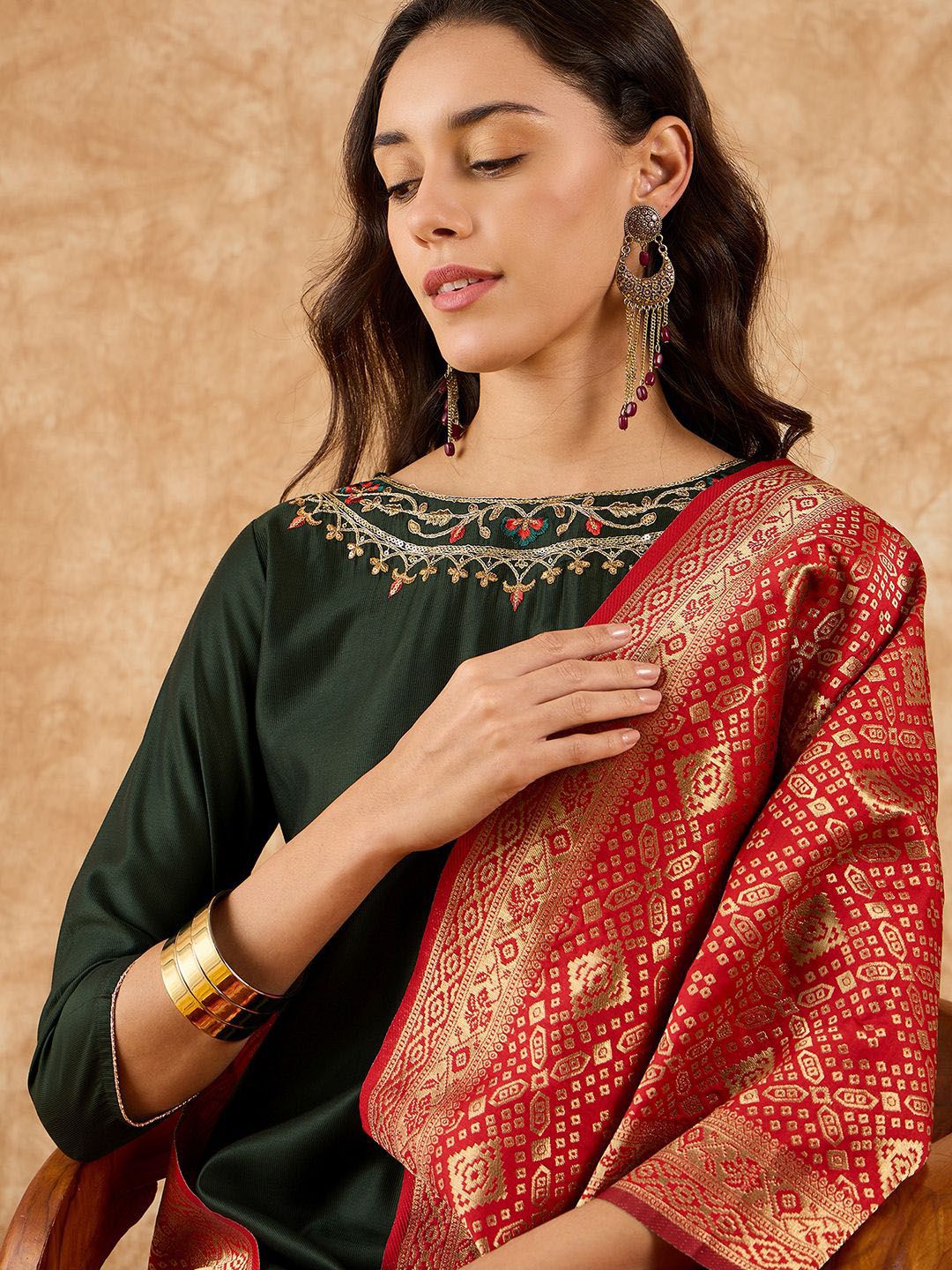 Floral Yoke Design Straight Sequinned Liva Kurta with Trousers & Dupatta