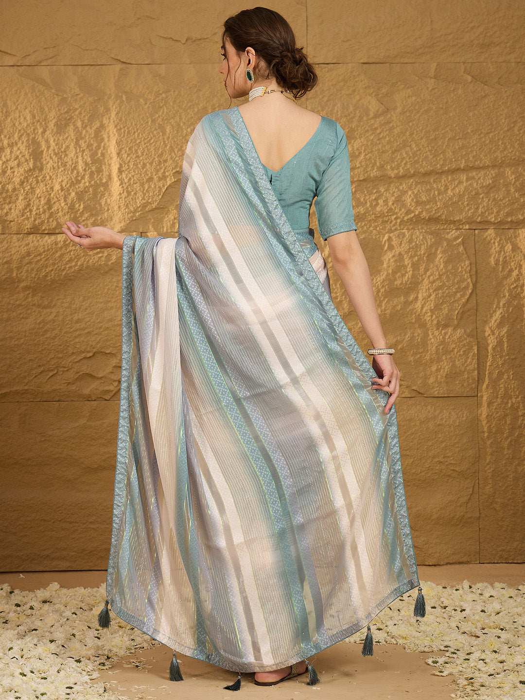Women's Chiffon Blue Embellished Designer Saree With Blouse Piece
