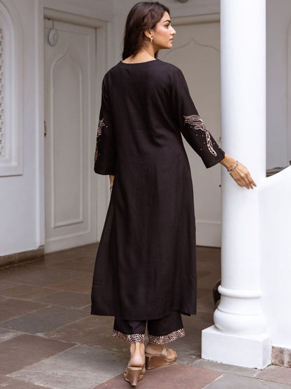 Dhiyona IE Women Floral Embroidered Regular Kurta with Trousers