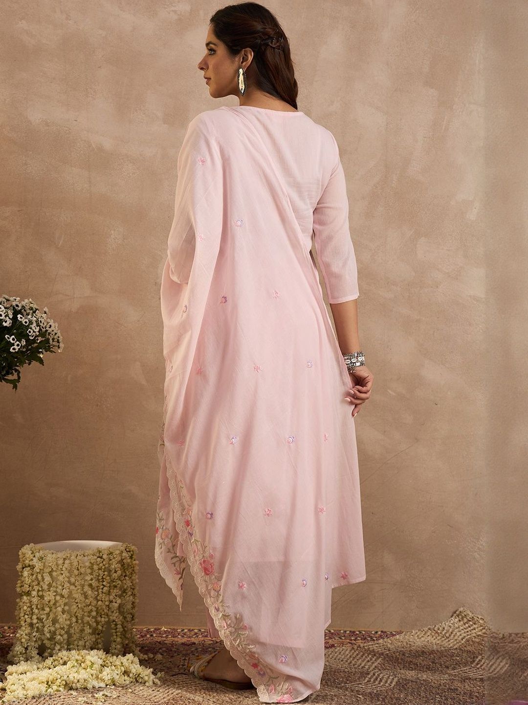 Women Floral Embroidered Thread Work Pure Cotton Kurta with Trousers & Dupatta