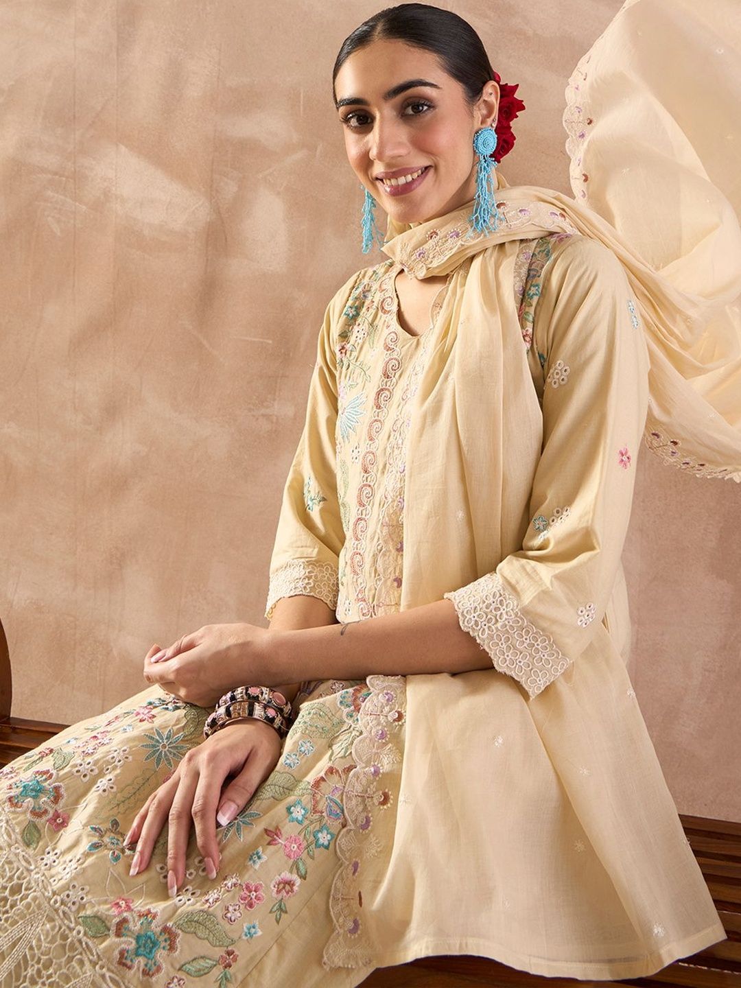Floral Embroidered Pure Cotton Regular Thread Work Kurta With Trousers & Dupatta