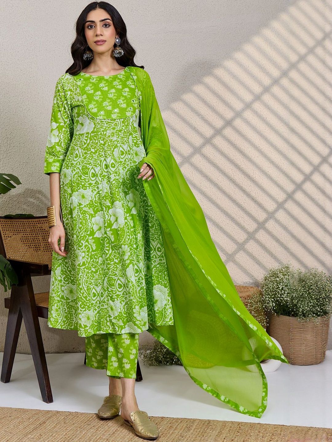 Women Floral Printed Regular Pure Cotton Kurta with Trousers & With Dupatta