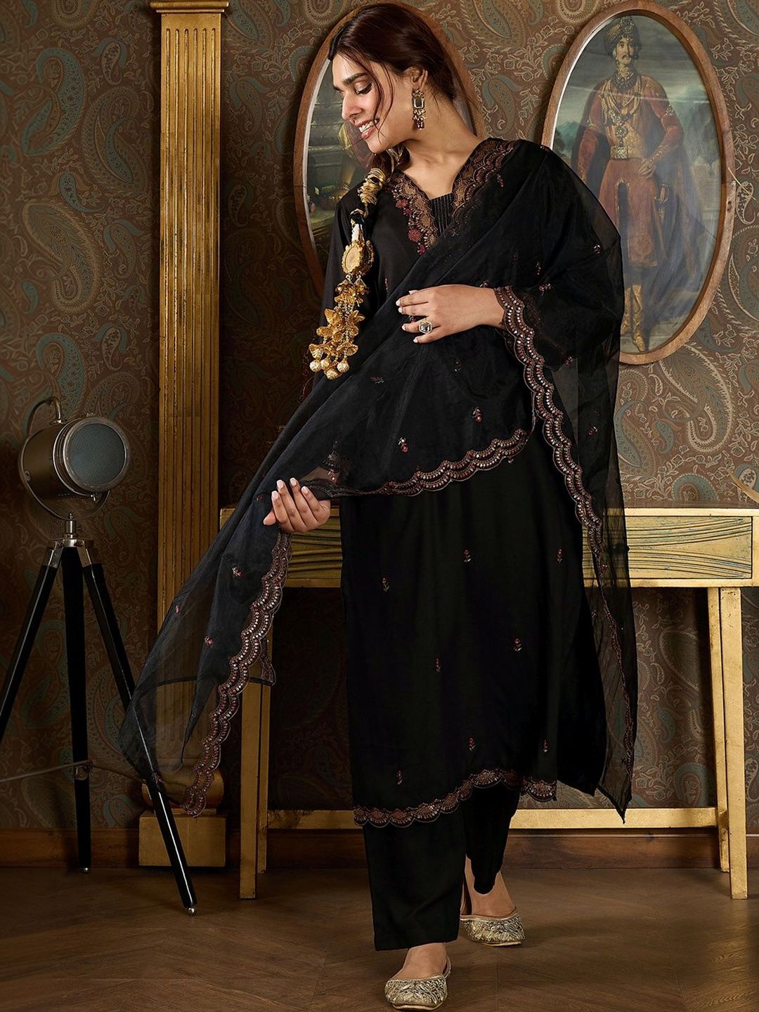 Women Ethnic Motifs Embroidered Regular Thread Work Kurta with Trousers & With Dupatta
