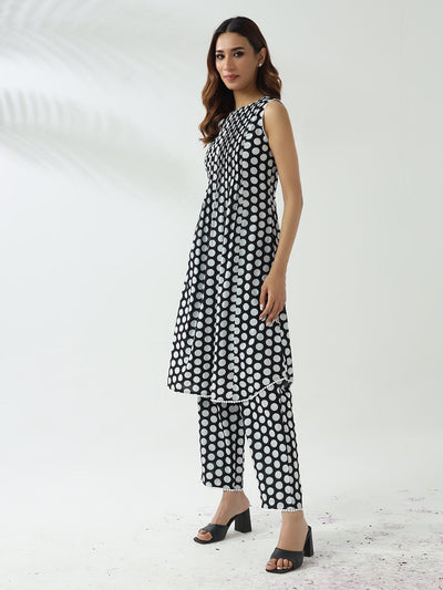 Indyancart FL Women's Black & White Cotton Flared Kurta Set