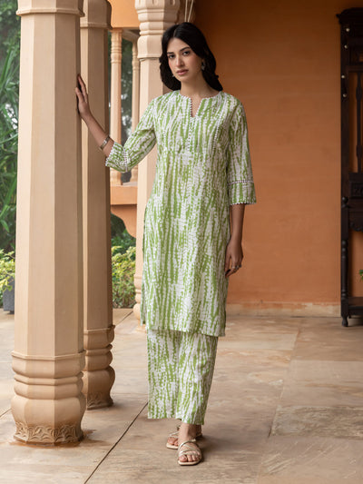 Indyancart FL Women's Green Cotton Straight Kurta Set