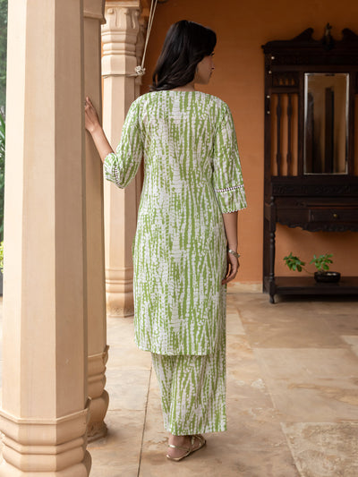 Indyancart FL Women's Green Cotton Straight Kurta Set