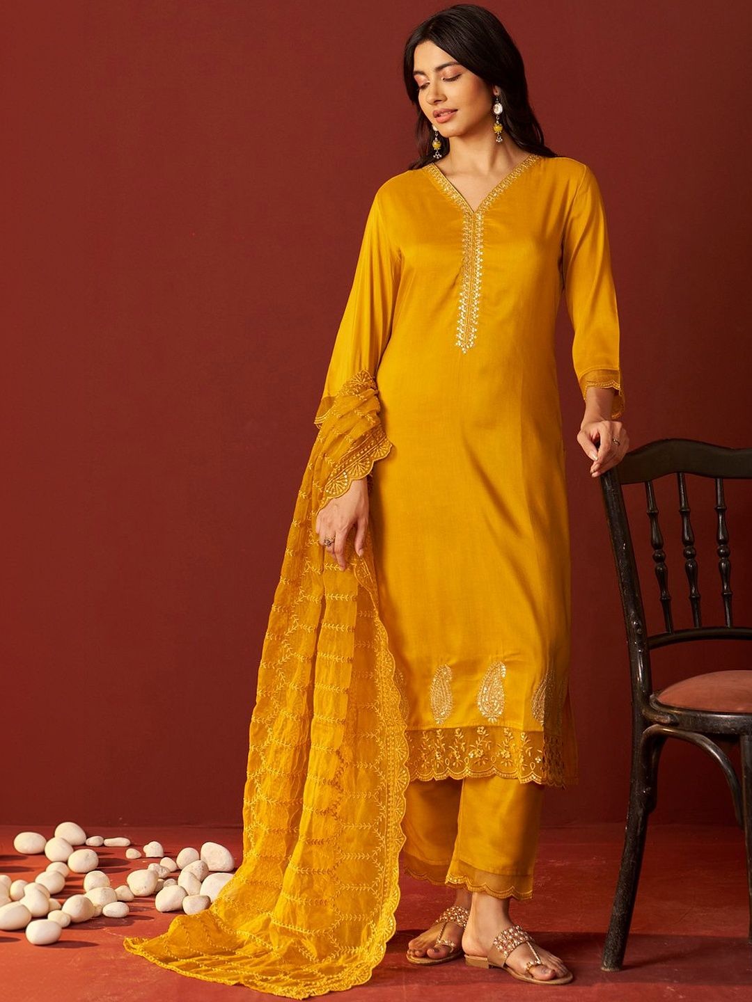 Women Ethnic Motifs Embroidered Regular Thread Work Kurta with Trousers & With Dupatta