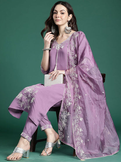 Indyancart IE Women Floral Embroidered Regular Kurta with Trousers & With Dupatta