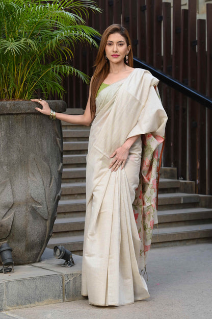Dhiyona GR Women's Sunflower Beige & Red Mul Cotton Jamdani Saree