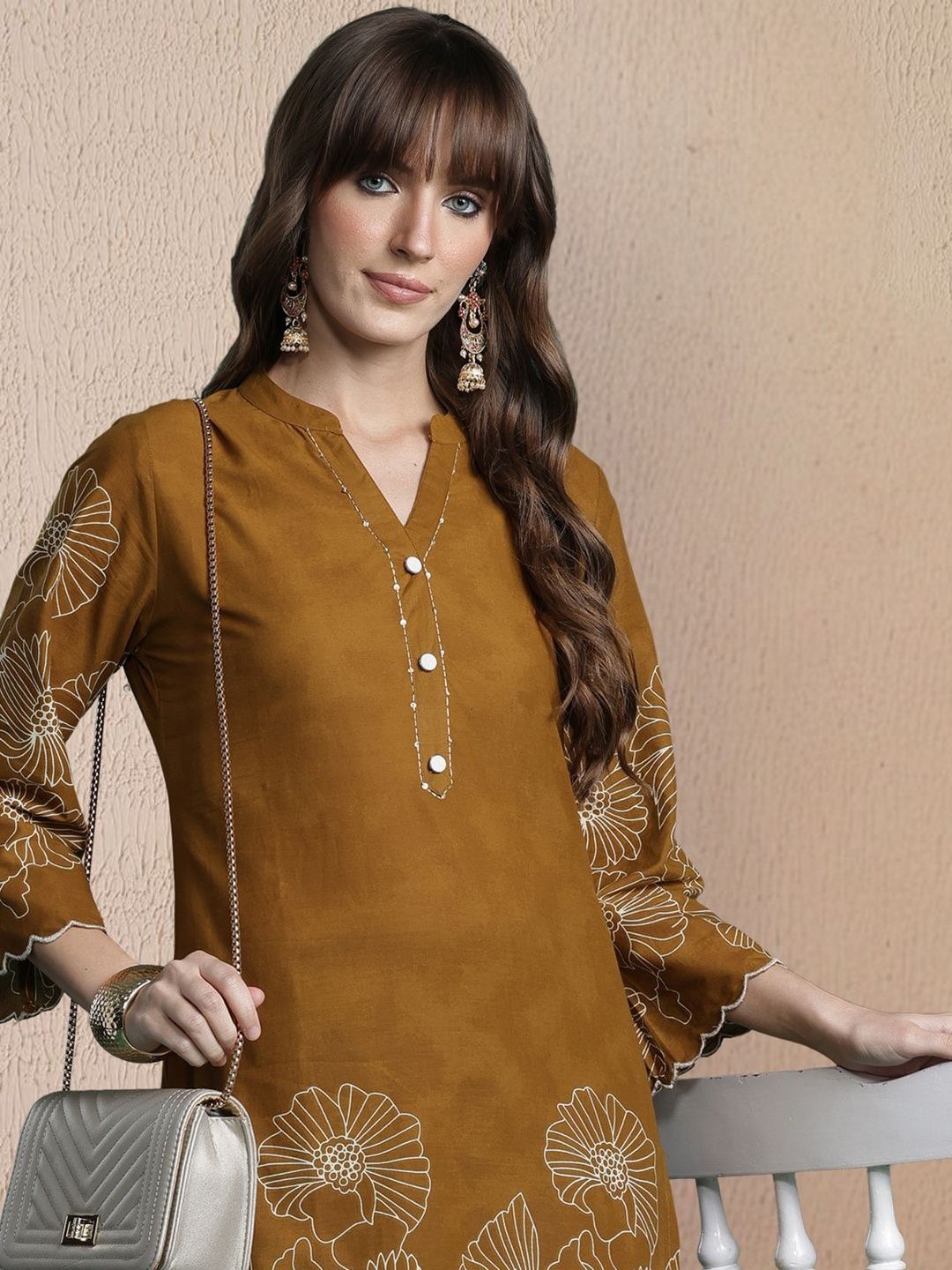 Women Floral Embroidered Regular Thread Work Pure Cotton Kurta with Trousers