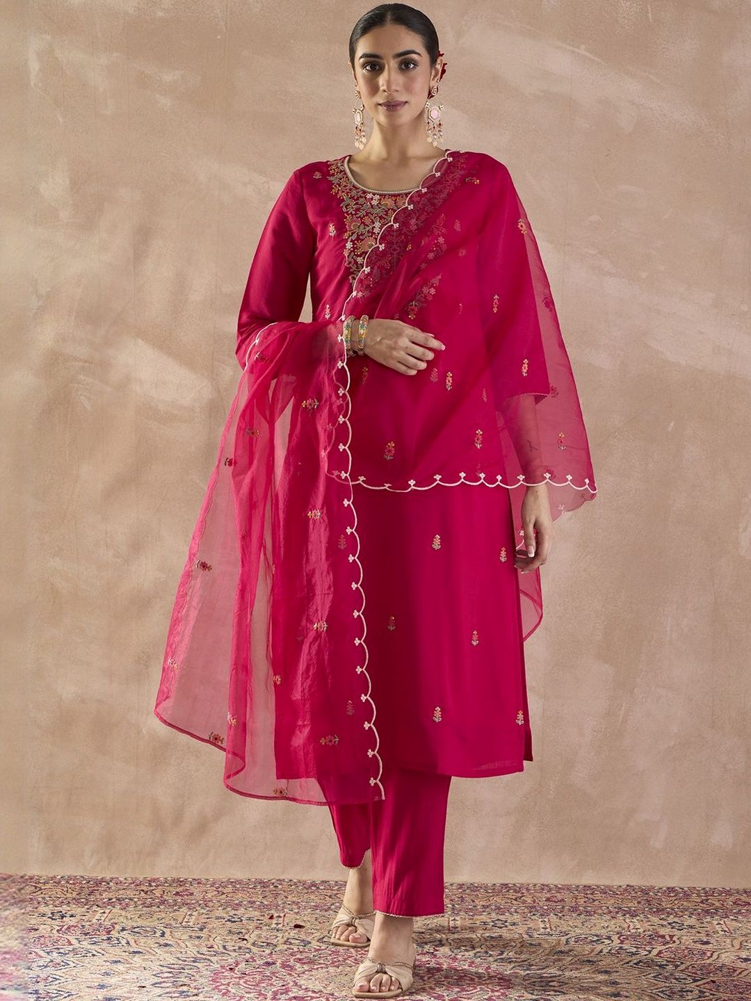 Floral Embroidered Straight Thread Work Kurta With Trousers & With Dupatta