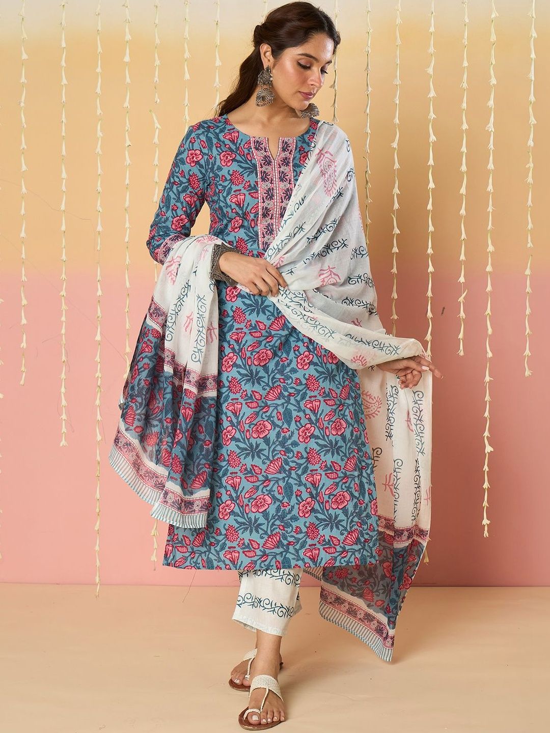 Women Floral Printed Regular Pure Cotton Kurta with Trousers & With Dupatta