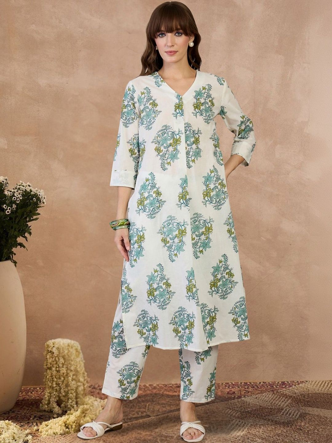 Women Floral Printed Regular Pure Cotton Kurta with Trousers