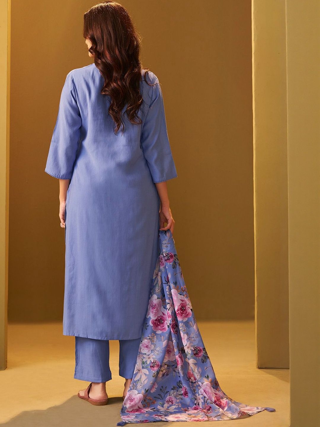 Women Floral Solid Kurta with Trousers & Dupatta