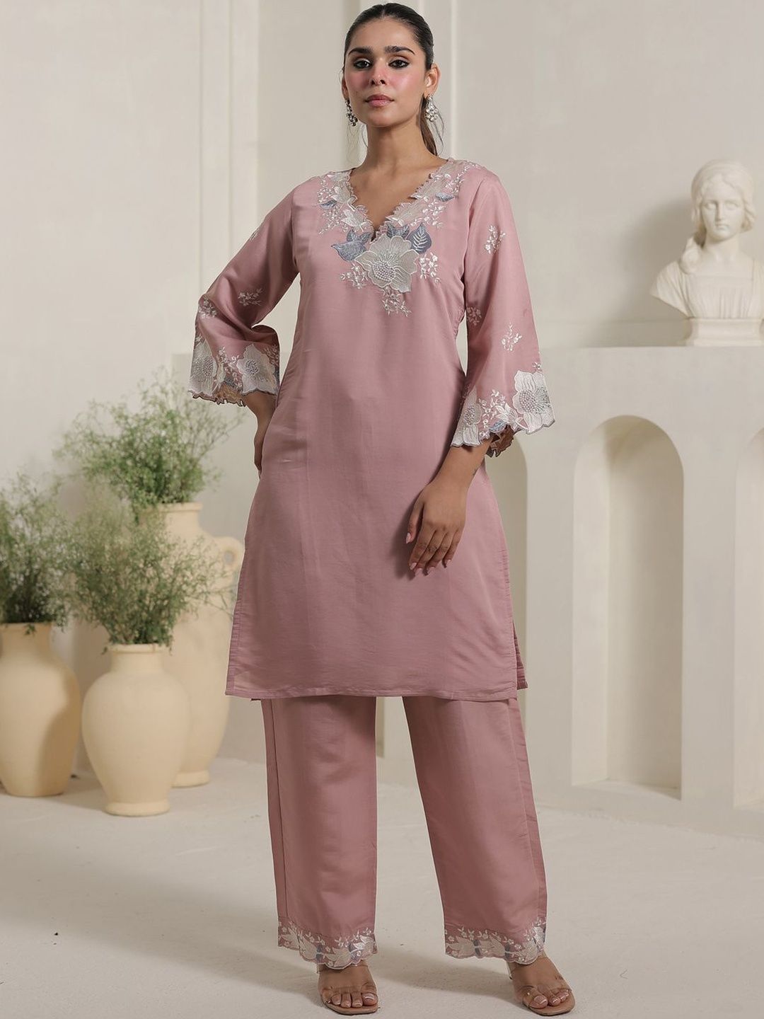 Floral Yoke Design V-Neck Thread Work Straight Kurta & Trousers