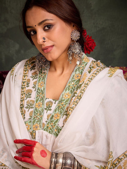 Indyancart IE Floral Printed Empire V-Neck Pure Cotton A-Line Kurta With Trousers And Dupatta