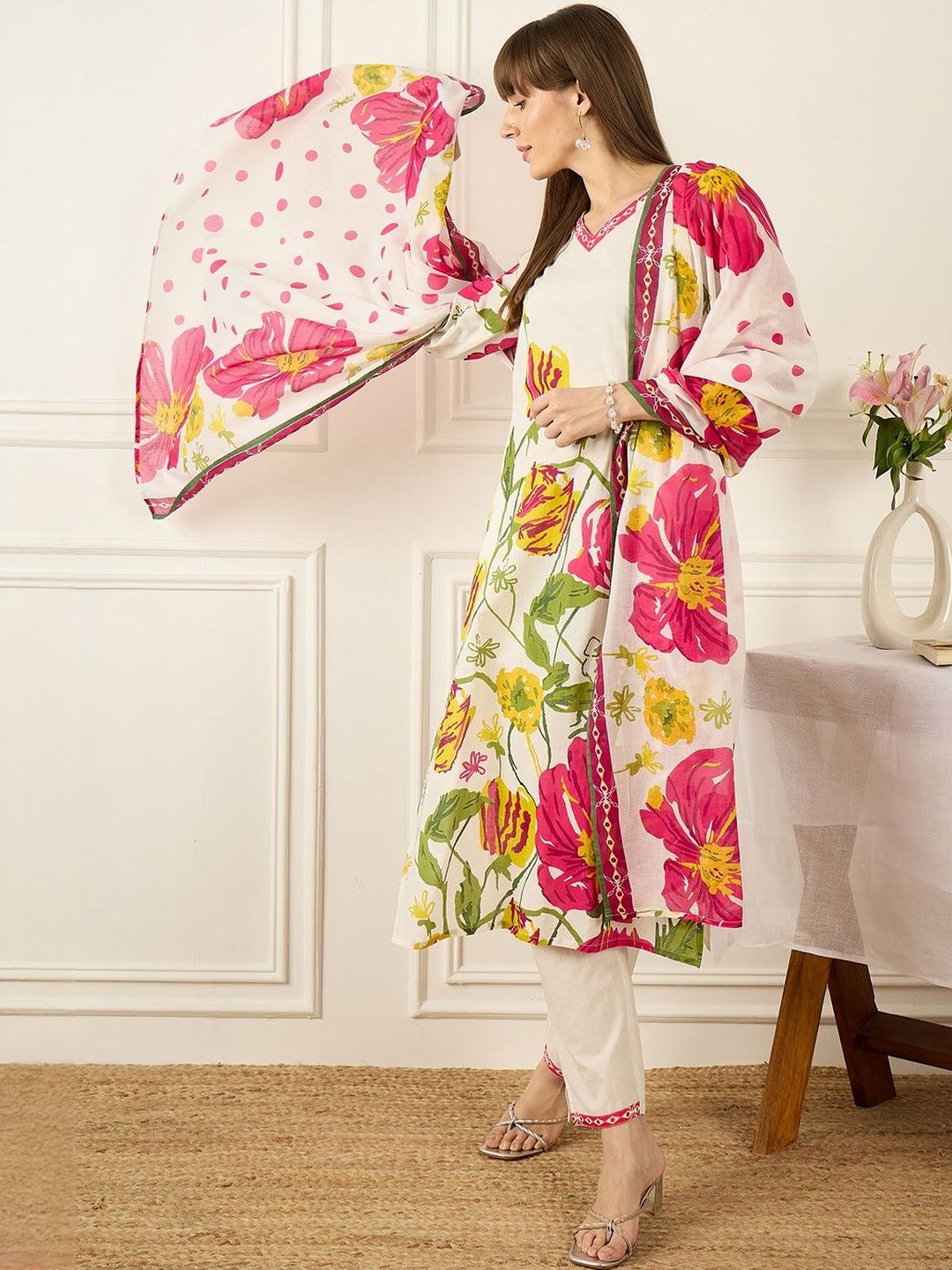 Women Floral Printed Regular Pure Cotton Kurta with Trousers & With Dupatta