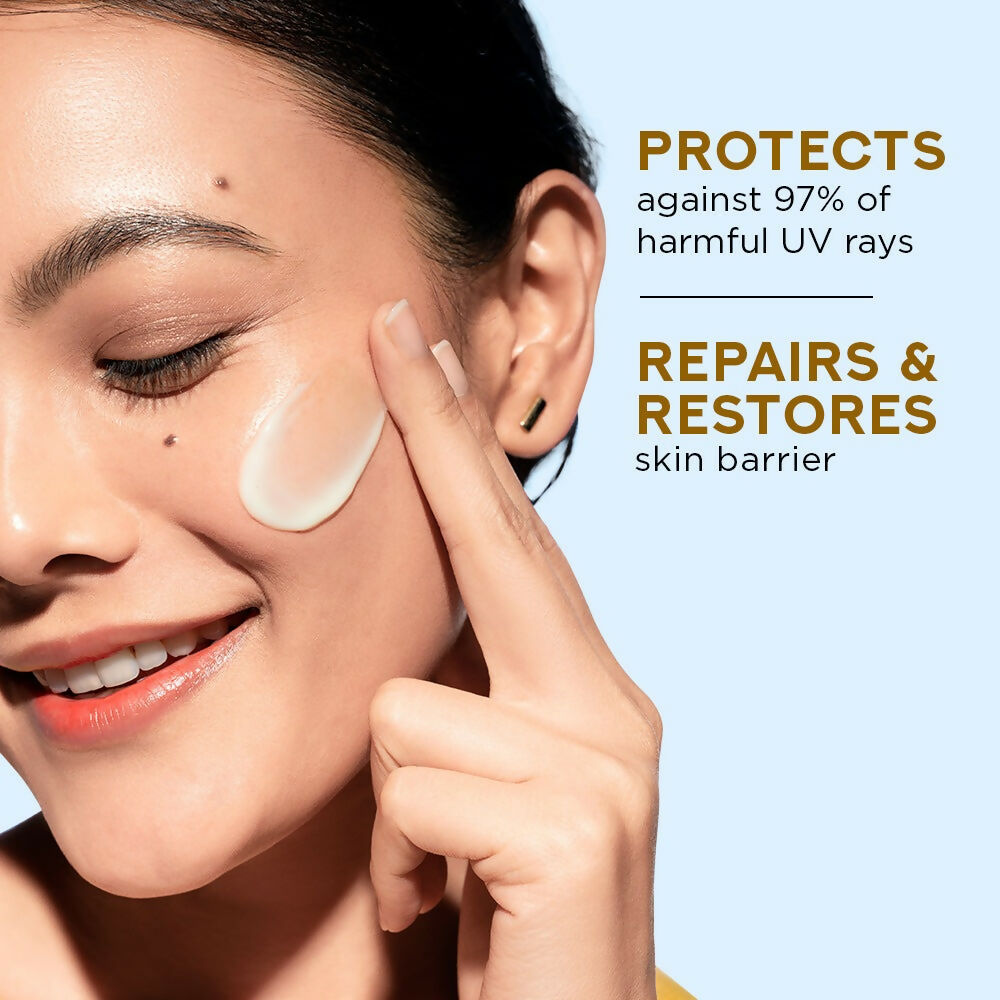 Ponds Sun Miracle SPF 50 PA+++ crème gel sunscreen tube with white and blue packaging, ready for daily sun protection.