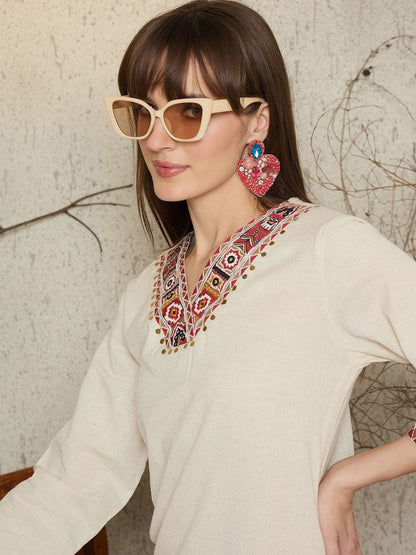 Ethnic Motifs Embroidered V-Neck Straight Thread Work Kurta With Trouser