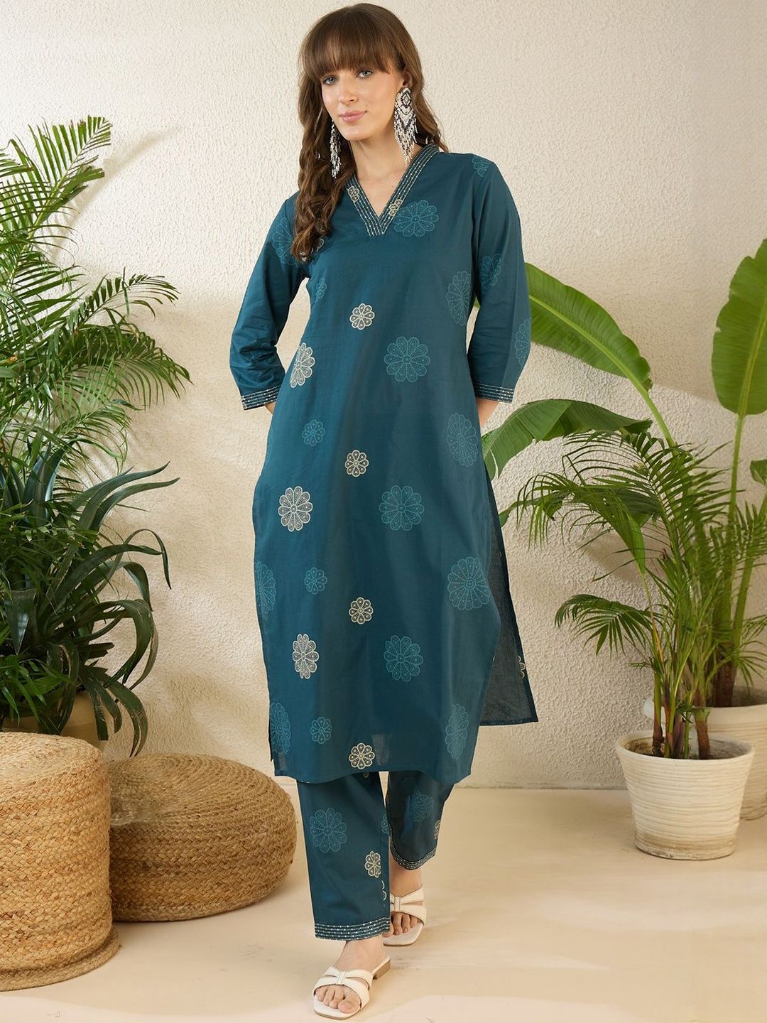 Women Floral Printed Regular Thread Work Pure Cotton Kurta with Trousers