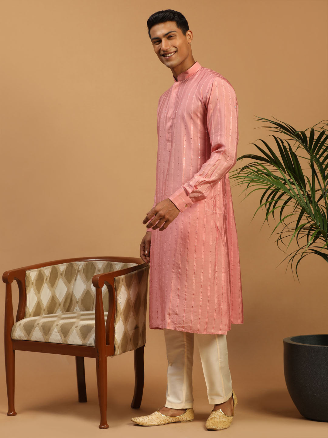Men's Pink Cotton Blend Straight Kurta Pyjama Set