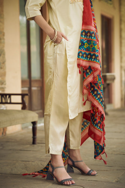 Indyancart VV Maya Women Kurta and Trousers Pant Set Silk Blend