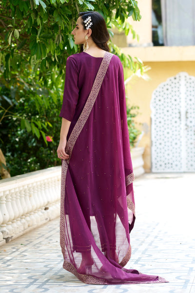 Indyancart VV Utsav Women Kurta and Pant Sets Dupatta Viscose Rayon Silk Blend with Handwork