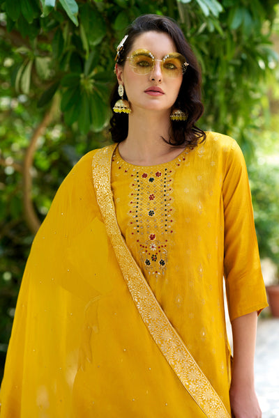 Indyancart VV Vivah Women Kurta and Pant Sets Dupatta Viscose Rayon Silk Blend with Handwork
