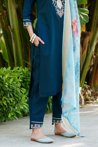 Dhiyona VV Gulaabo Women Kurta and Pant Viscose Rayon Fabric
