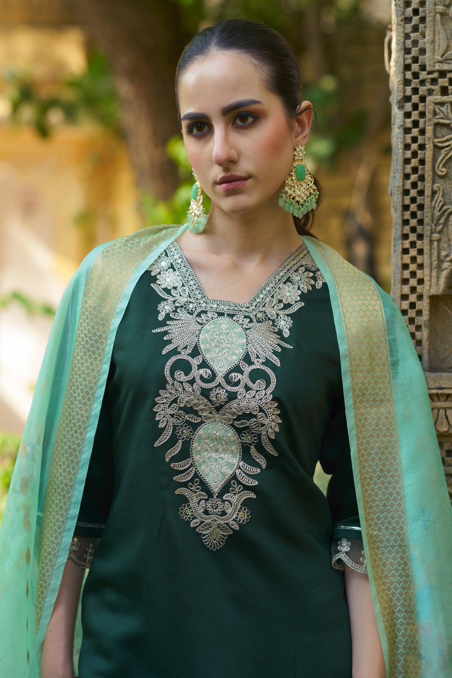 Dhiyona VV Zivaah Women Kurta and Pant Viscose Rayon Fabric