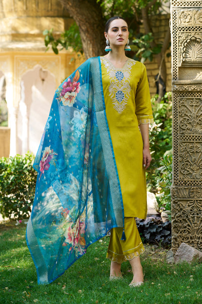Indyancart VV Shanti Women Kurta and Pant Viscose Rayon Fabric