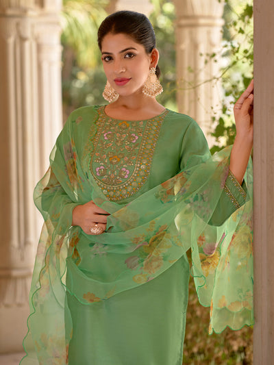 Indyancart VV Niharika Women Kurta and Trousers Pant Set Silk Blend