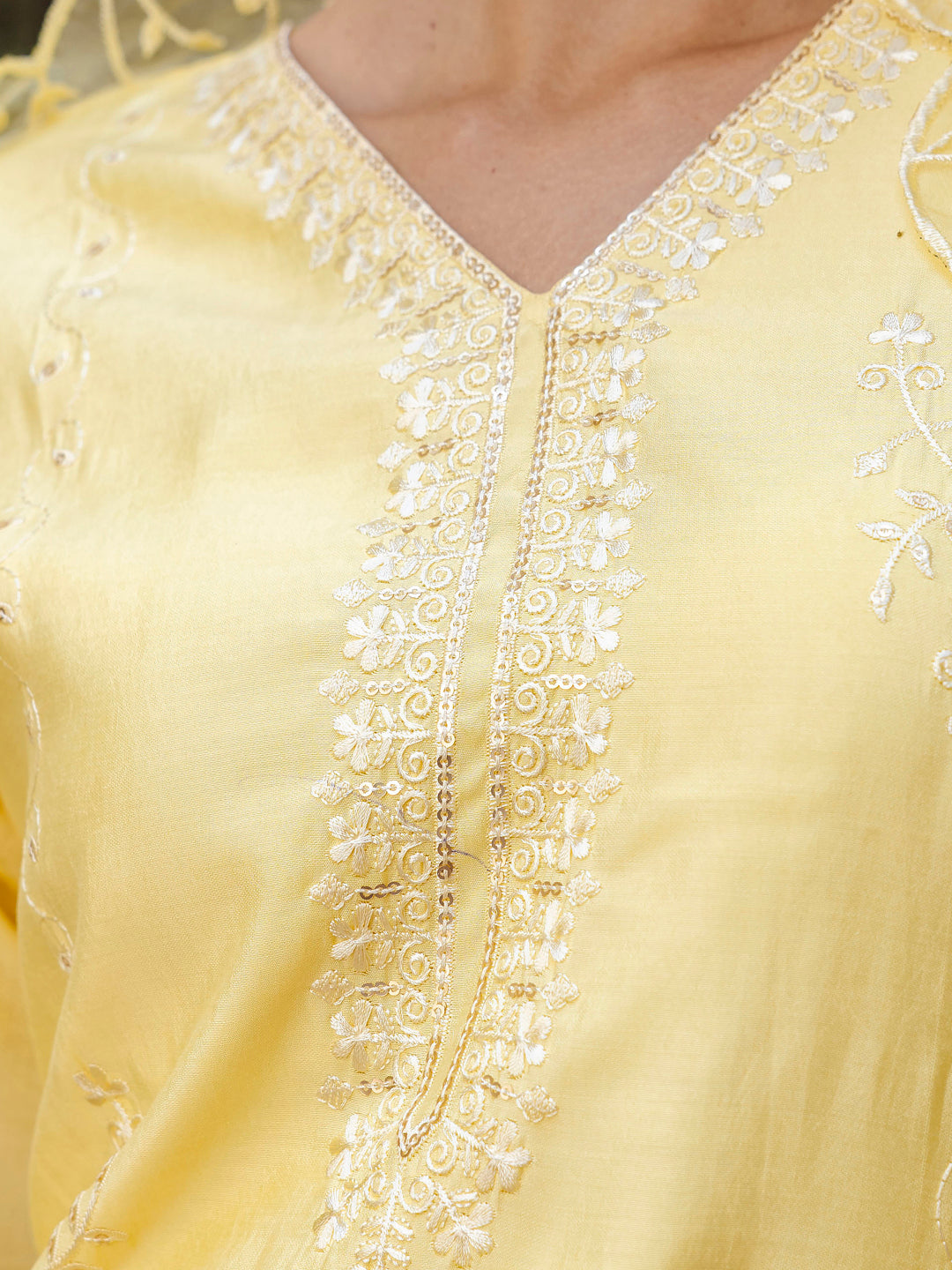 Dhiyona VV Women's Silk BlendEmbroidered Kurta And Pant Set With Dupatta