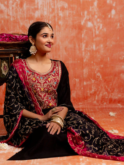 Dhiyona VV Embroidery Straight Black Kurta & Pant with Dupatta Set