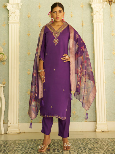 Indyancart VV Apeksha Elegant Silk Blend Kurta Set with Beaded Embroidered Design & Organza Dupatta