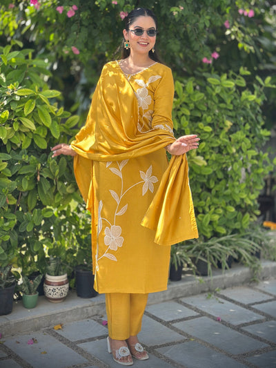 Indyancart VV Samyuktha Pink Embroidery Silk Straight Kurta With Trousers & Dupatta Sets