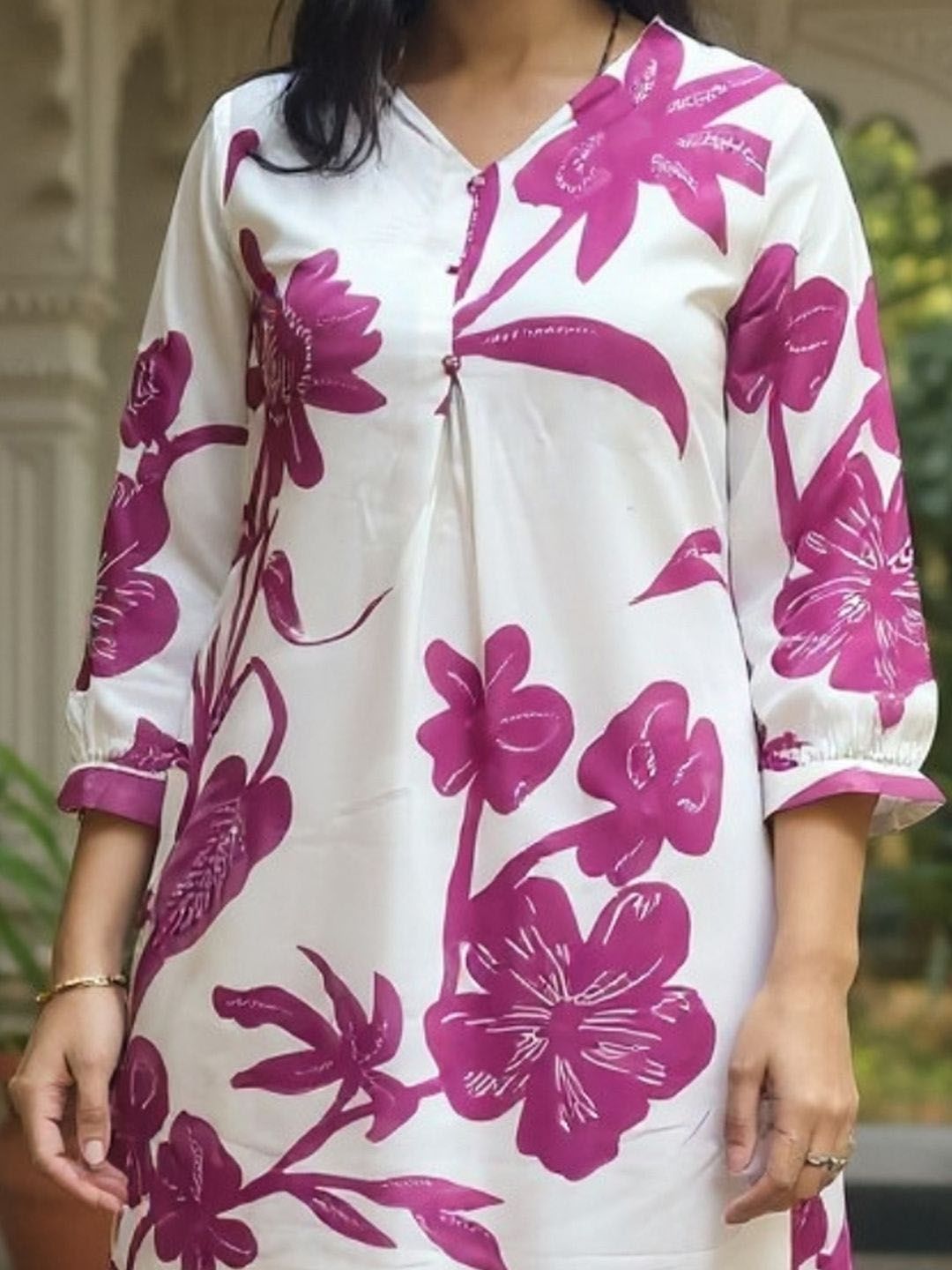 Women Floral Printed Kurta with Trousers