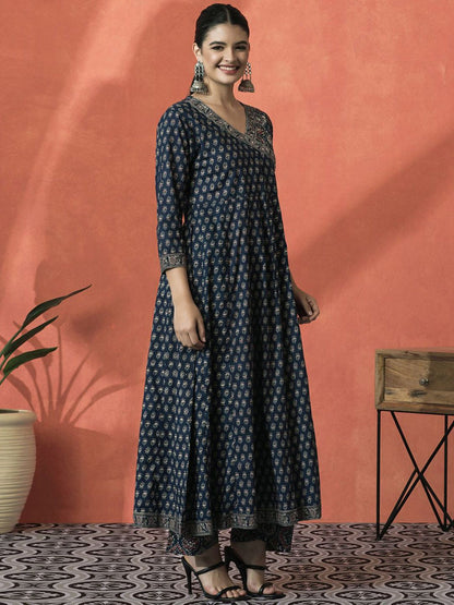 Indyancart SN Women's Floral Printed Pure Cotton V-Neck Angrakha Kurta With Trousers And Dupatta