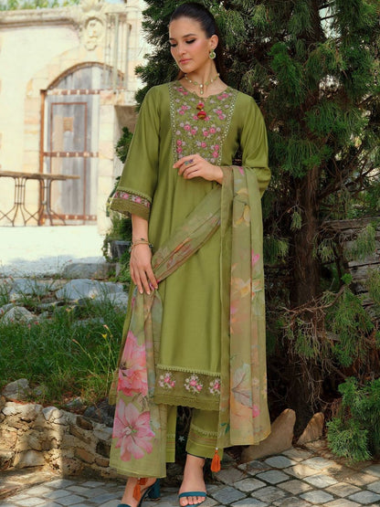 Floral Embroidered Round Neck Thread Work Kurta With Trousers & Dupatta