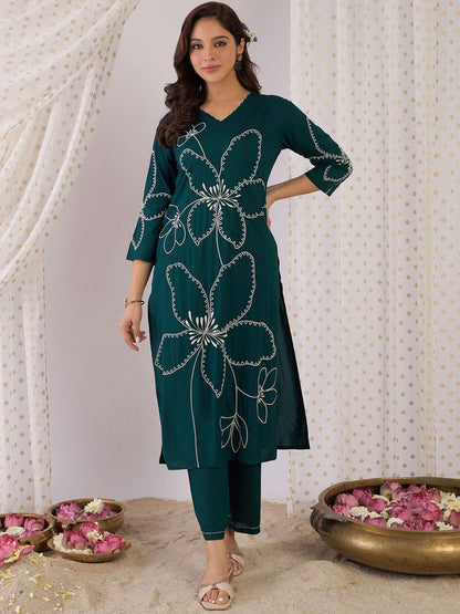 Indyancart IE Women Floral Embroidered Regular Thread Work Kurta with Palazzos