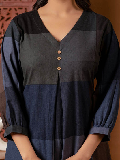 Dhiyona IE Checked V-Neck A-Line Tunic With Trouser Co-Ords