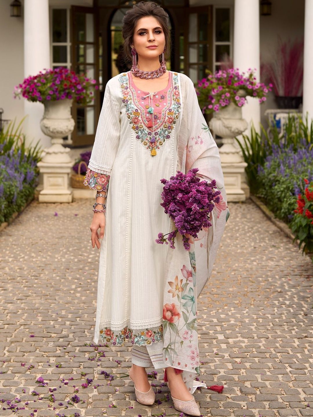 Women Floral Embroidered Regular Thread Work Pure Cotton Kurta with Trousers & With Dupatta